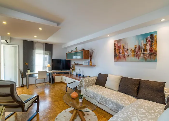 Many Διαμέρισμα *