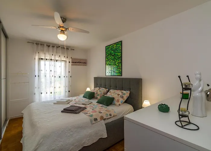 Many Διαμέρισμα Πούλα