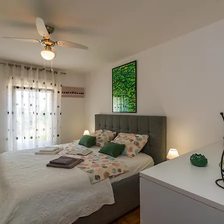 Many Apartment Pula